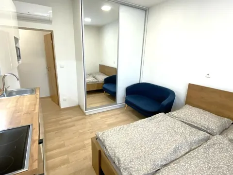Pronájem bytu 1+kk, Zlín, Štefánikova, 24 m2