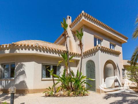 Prodej rodinného domu, Orihuela, Španělsko, 249 m2