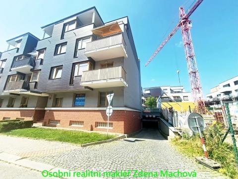 Pronájem garážového stání, Praha - Žižkov, 12 m2