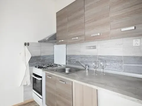Pronájem bytu 1+1, Jirkov, Červenohrádecká, 35 m2