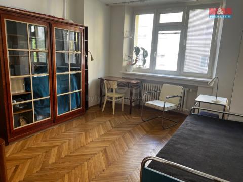 Pronájem bytu 1+kk, Praha - Vinohrady, Šrobárova, 20 m2