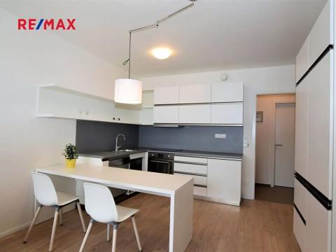 Pronájem bytu 2+kk, Praha - Kobylisy, Čumpelíkova, 64 m2