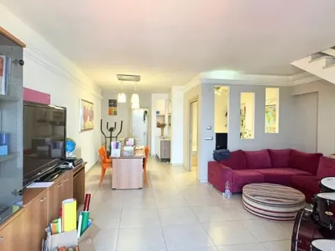 Prodej bytu 4+1, Scalea, Itálie, 100 m2