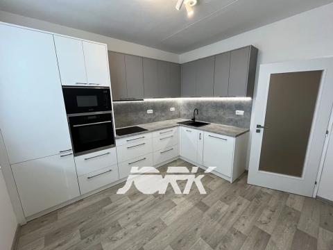 Pronájem bytu 3+1, Pardubice, Lonkova, 75 m2