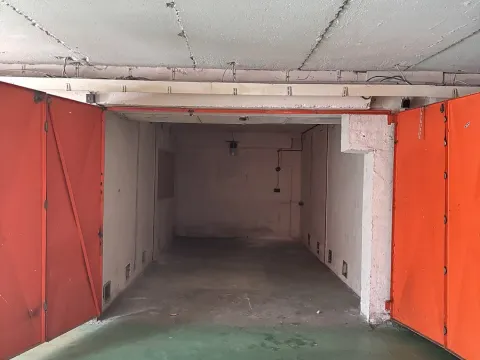 Pronájem garáže, Praha - Troja, Písečná, 18 m2