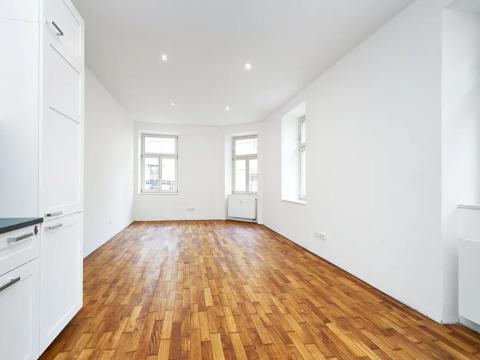 Pronájem bytu 2+kk, Praha - Břevnov, Šlikova, 48 m2