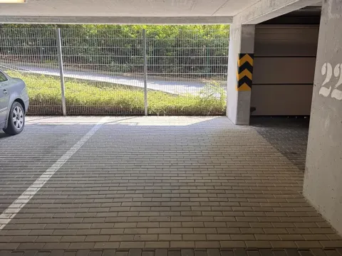 Pronájem garážového stání, Praha - Stodůlky, Svitákova, 10 m2