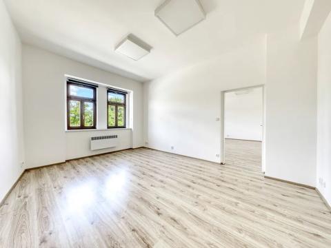 Pronájem kanceláře, Praha - Holešovice, U Výstaviště, 60 m2