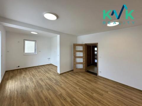 Prodej bytu 3+kk, Karlovy Vary, U Trati, 76 m2