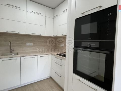 Pronájem bytu 2+1, Třinec - Lyžbice, Jablunkovská, 54 m2