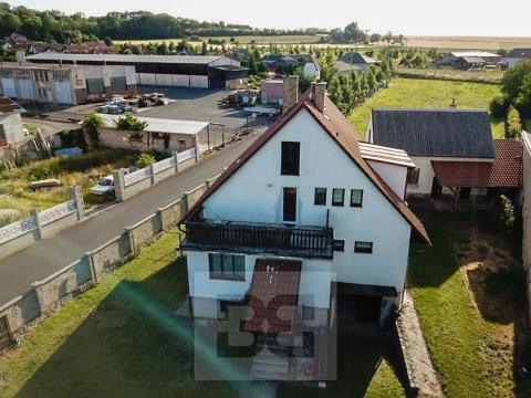 Prodej rodinného domu, Hrobce, Hlavní, 238 m2