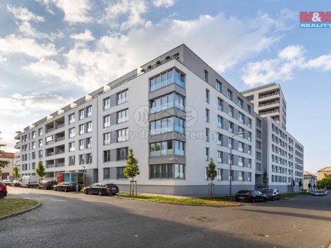 Pronájem garážového stání, Plzeň, Stehlíkova, 12 m2