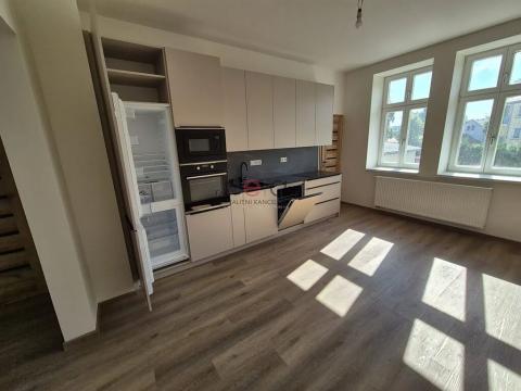 Pronájem bytu 3+1, Nový Bor, Tř. T. G. Masaryka, 90 m2