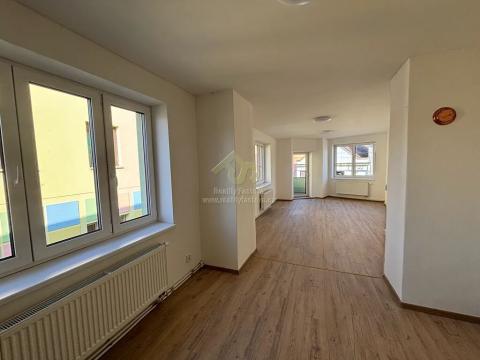 Pronájem bytu 2+1, Kralovice, 71 m2