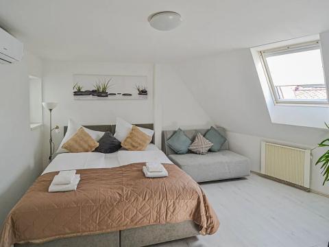 Prodej bytu 2+1, Praha - Nové Město, Školská, 55 m2