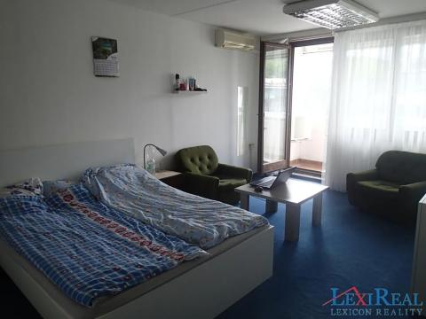Prodej bytu 3+1, Praha - Smíchov, Plzeňská, 72 m2
