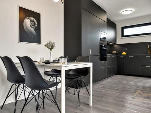 Prodej bytu 2+kk, Praha - Vysočany, Svatošových, 60 m2