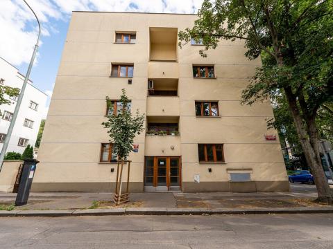Prodej bytu 2+1, Praha - Karlín, Pernerova, 43 m2