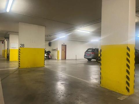 Pronájem garážového stání, Praha - Žižkov, Husitská, 14 m2