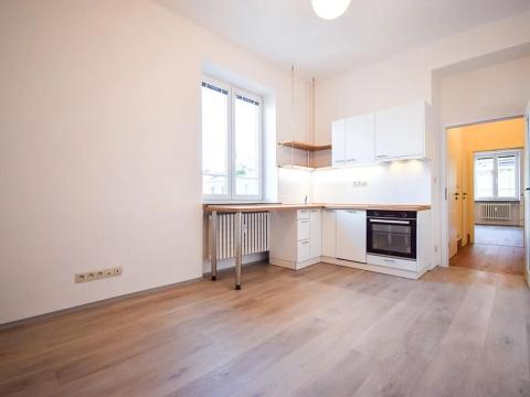 Prodej bytu 2+kk, Pardubice, Bubeníkova, 45 m2