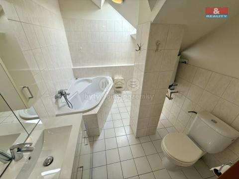 Pronájem bytu 2+kk, Kladno - Švermov, Havlíčkovo nám., 39 m2