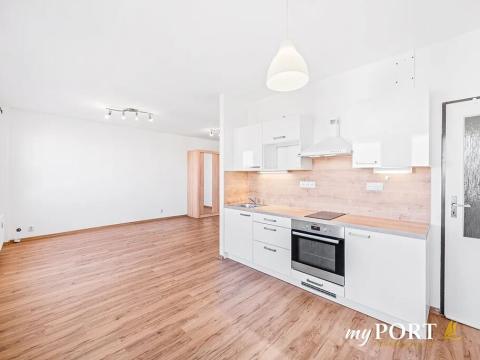 Pronájem bytu 1+kk, Plzeň, Spolková, 41 m2