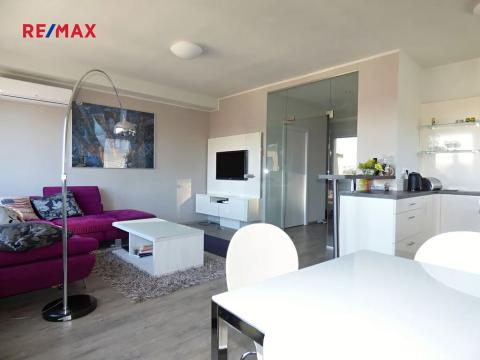 Pronájem bytu 3+kk, Praha - Podolí, Na vápenném, 68 m2