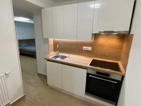 Pronájem bytu 1+kk, Zlín, Štefánikova, 36 m2