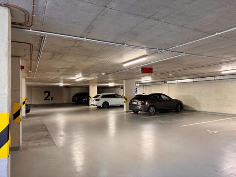 Pronájem garážového stání, Pardubice, Smilova, 13 m2