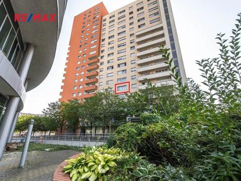 Pronájem bytu 1+kk, Praha - Stodůlky, Sluneční náměstí, 33 m2
