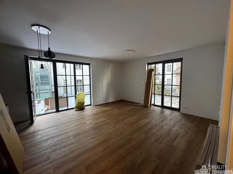 Pronájem bytu 2+kk, Praha - Vinohrady, Korunní, 62 m2