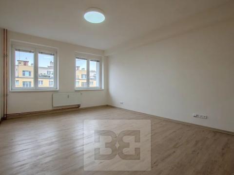 Pronájem bytu 2+1, Praha - Libeň, Sokolovská, 67 m2
