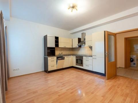 Pronájem bytu 2+kk, Praha - Prosek, Vysočanská, 48 m2