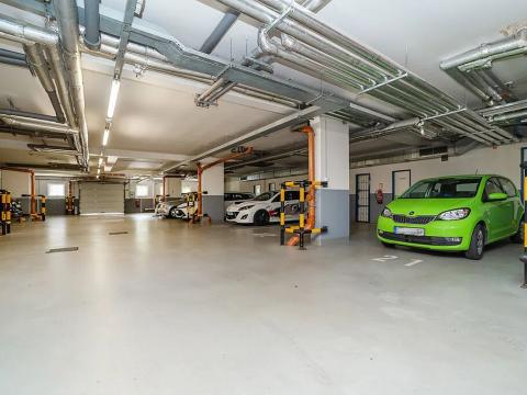 Pronájem garážového stání, Praha - Řeporyje, Wiesenthalova, 24 m2