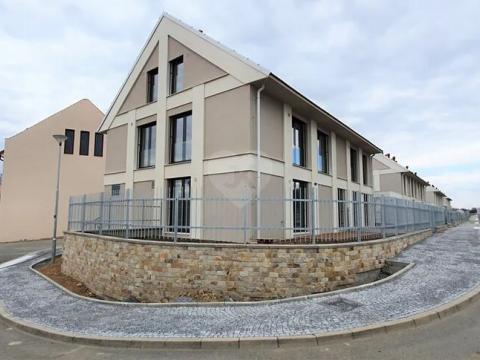 Pronájem bytu 2+kk, Praha - Královice, Ke Tvrzi, 55 m2