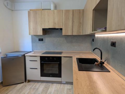 Pronájem bytu 2+1, Otrokovice, Kpt. Jaroše, 64 m2