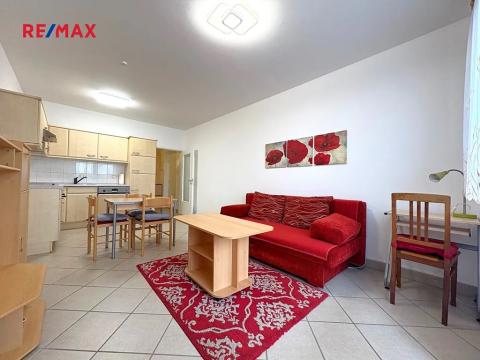 Pronájem bytu 2+kk, Praha - Michle, Novobohdalecká, 62 m2