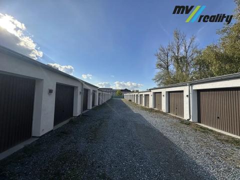 Prodej garáže, Milovice, Slepá, 17 m2