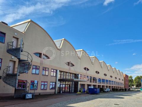 Pronájem kanceláře, Brno - Židenice, Olomoucká, 1000 m2