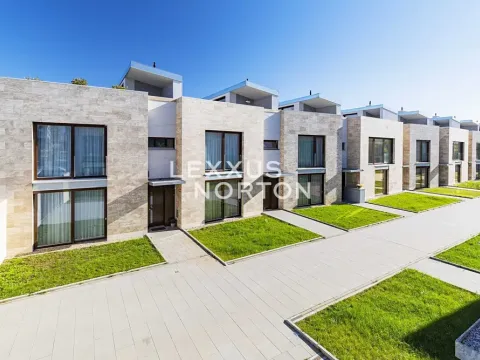 Prodej rodinného domu, Praha - Libuš, V Hrobech, 380 m2