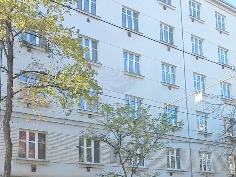 Pronájem bytu 1+1, Praha - Holešovice, Komunardů, 39 m2