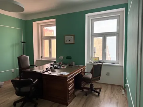 Pronájem kanceláře, Praha - Smíchov, Nádražní, 145 m2