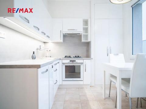 Pronájem bytu 2+kk, Hradec Králové, Truhlářská, 67 m2