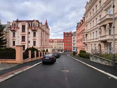 Prodej bytu 3+1, Karlovy Vary, Svahová, 98 m2