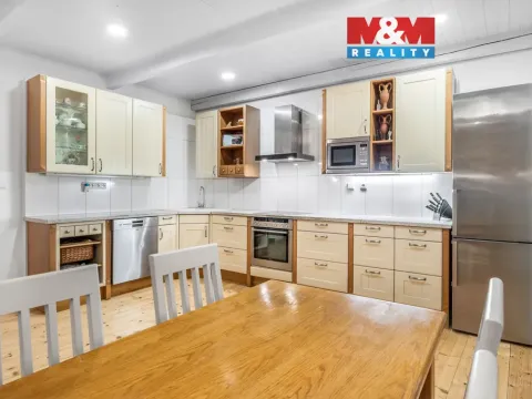 Prodej bytu 4+1, Velvary, Tyršova, 218 m2