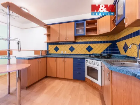 Prodej bytu 2+1, Holešov, nám. Svobody, 60 m2