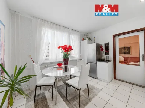 Prodej bytu 3+1, Ústí nad Labem - Mojžíř, Peškova, 66 m2