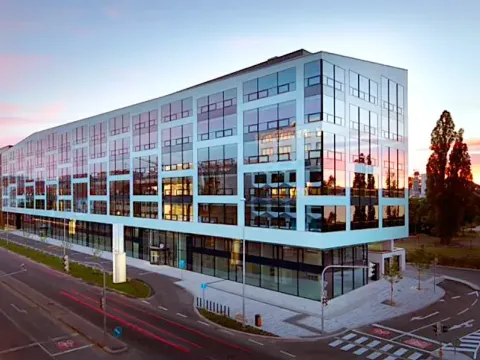 Pronájem kanceláře, Praha - Karlín, Rohanské nábřeží, 467 m2