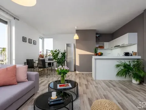Pronájem bytu 4+kk, Praha - Vysočany, Pod Harfou, 82 m2