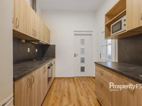 Prodej bytu 3+1, Hostinné, Dolní brána, 67 m2